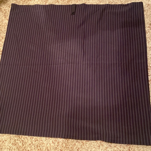 Lululemon vinyasa scarf - reversible solid black + striped - Picture 2 of 4